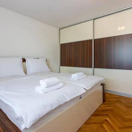 Sea View Apartament *