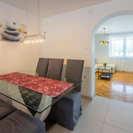 Sea View Apartmán *